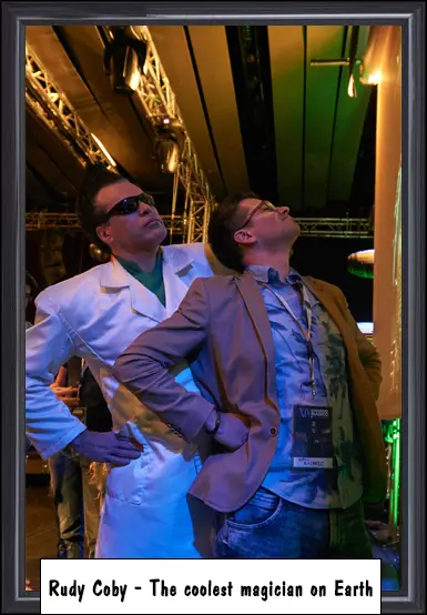 Riccardo con "the coolest magician on Earth"